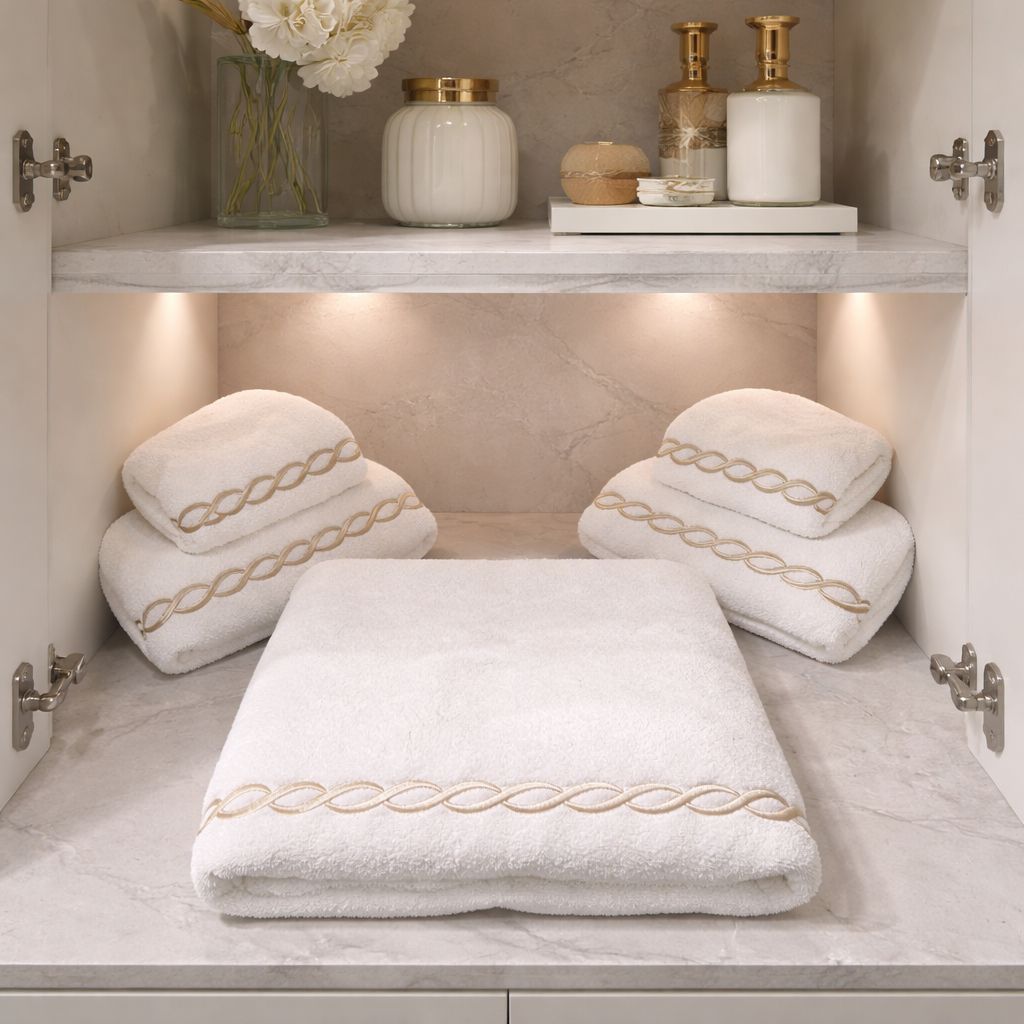 Set 5 pezzi con ricamo Pratesi