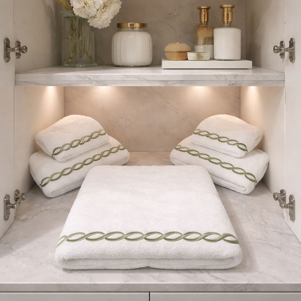 Set 5 pezzi con ricamo Pratesi