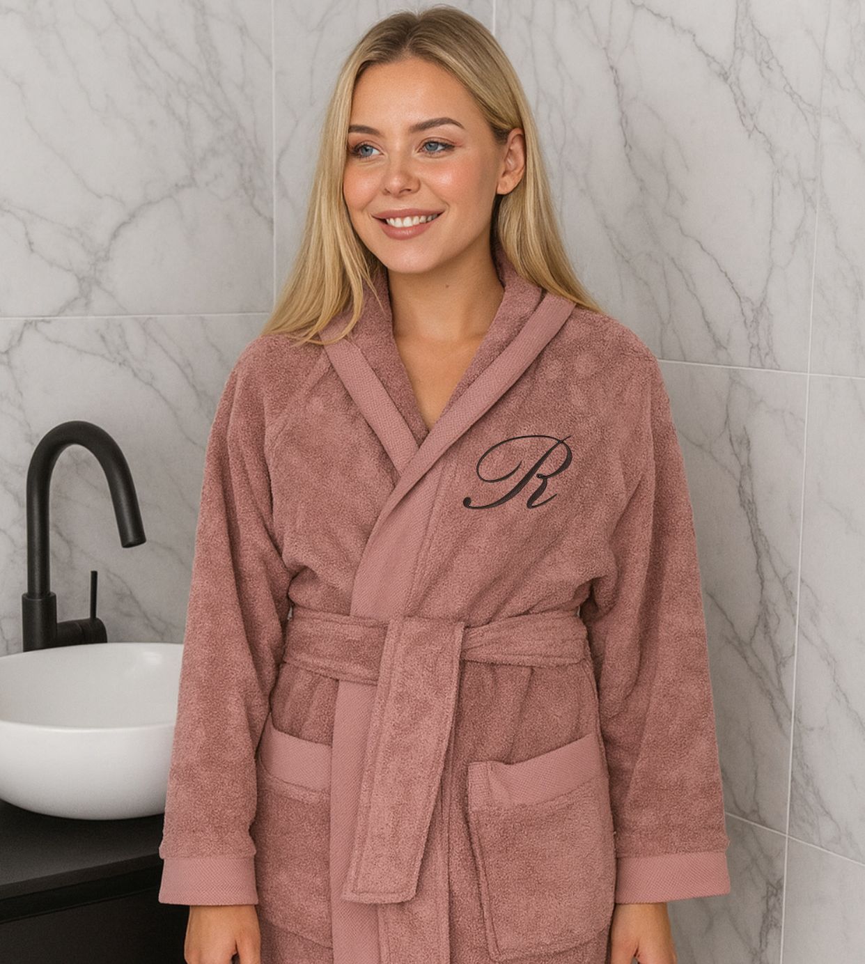 Accappatoio Unisex In Spugna Joly ROSA ANTICO Con Iniziale Personalizzata