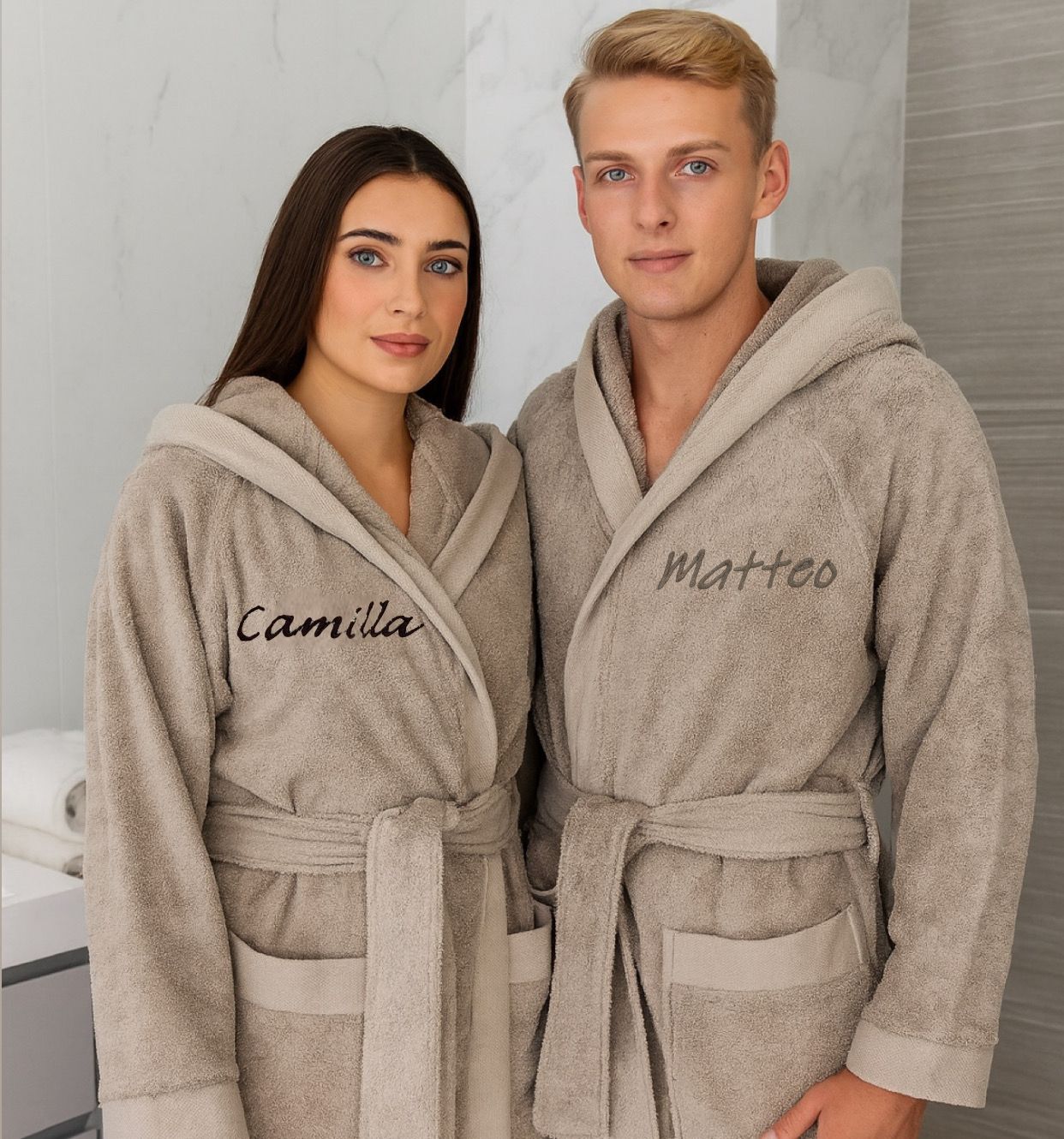 Accappatoio Unisex In Spugna Joly TORTORA Con Nome Personalizzato