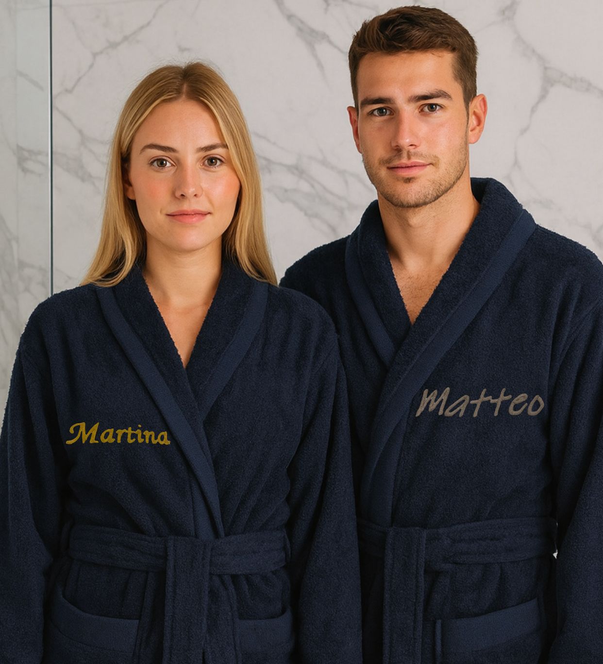 Accappatoio Unisex In Spugna Joly BLU Con Nome Personalizzato