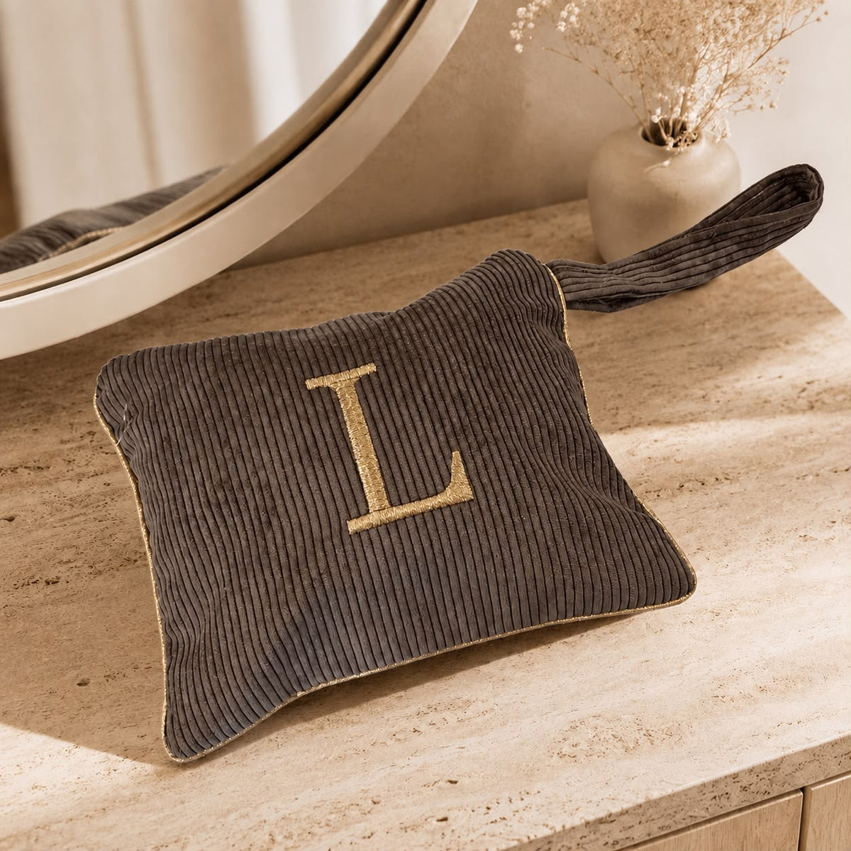 Pochette con Cifra Velluto Marrone
